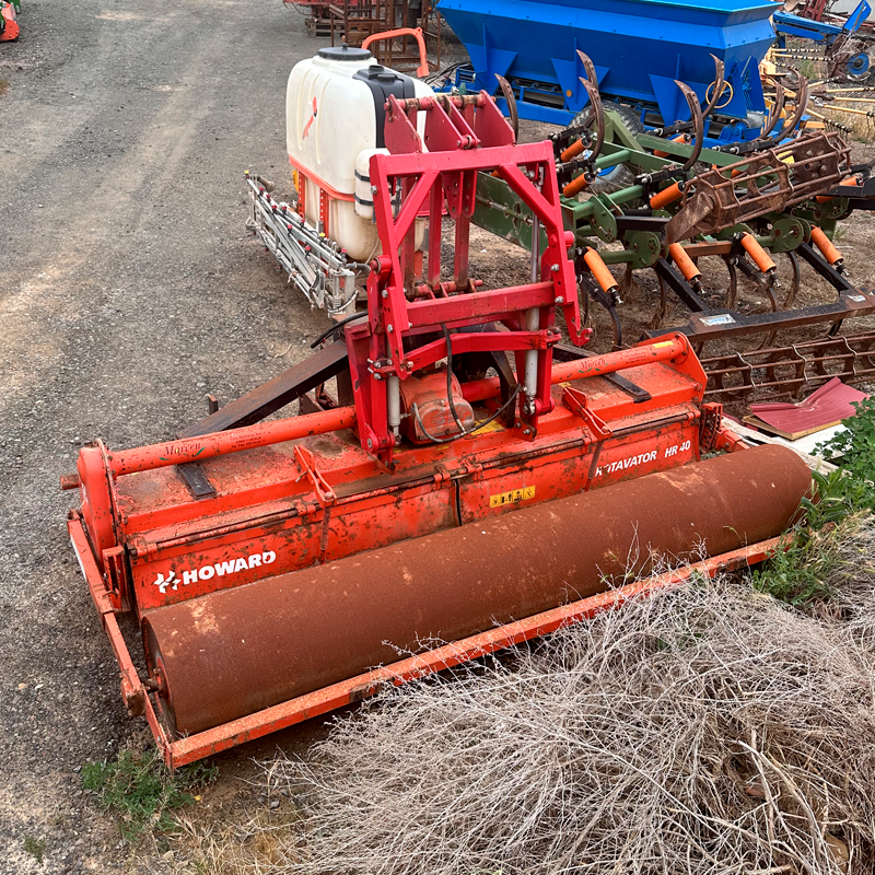 ROTOVATOR HOWARD HR 40 3 METROS CON RODILLO Y...